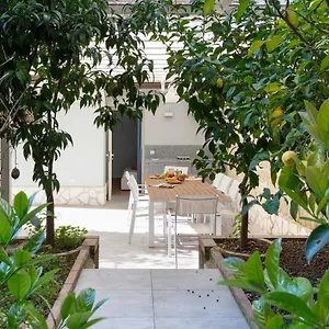  Appartamento Il Giardino Di Bobò By Starguest Italia